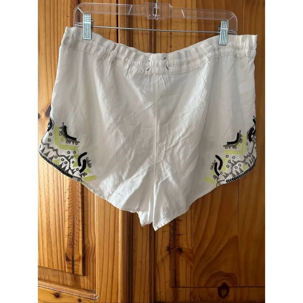 NWT Lou & Grey Embroidered Shorts